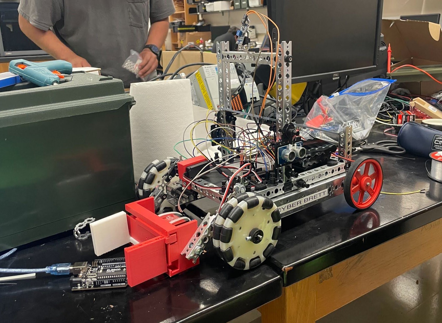 Maze navigation robot